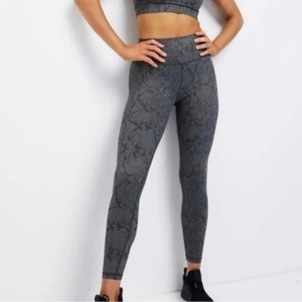 ALLFENIX for Anthropologie Python Snakeskin Grey 7/8 Leggings X-Small NWOT